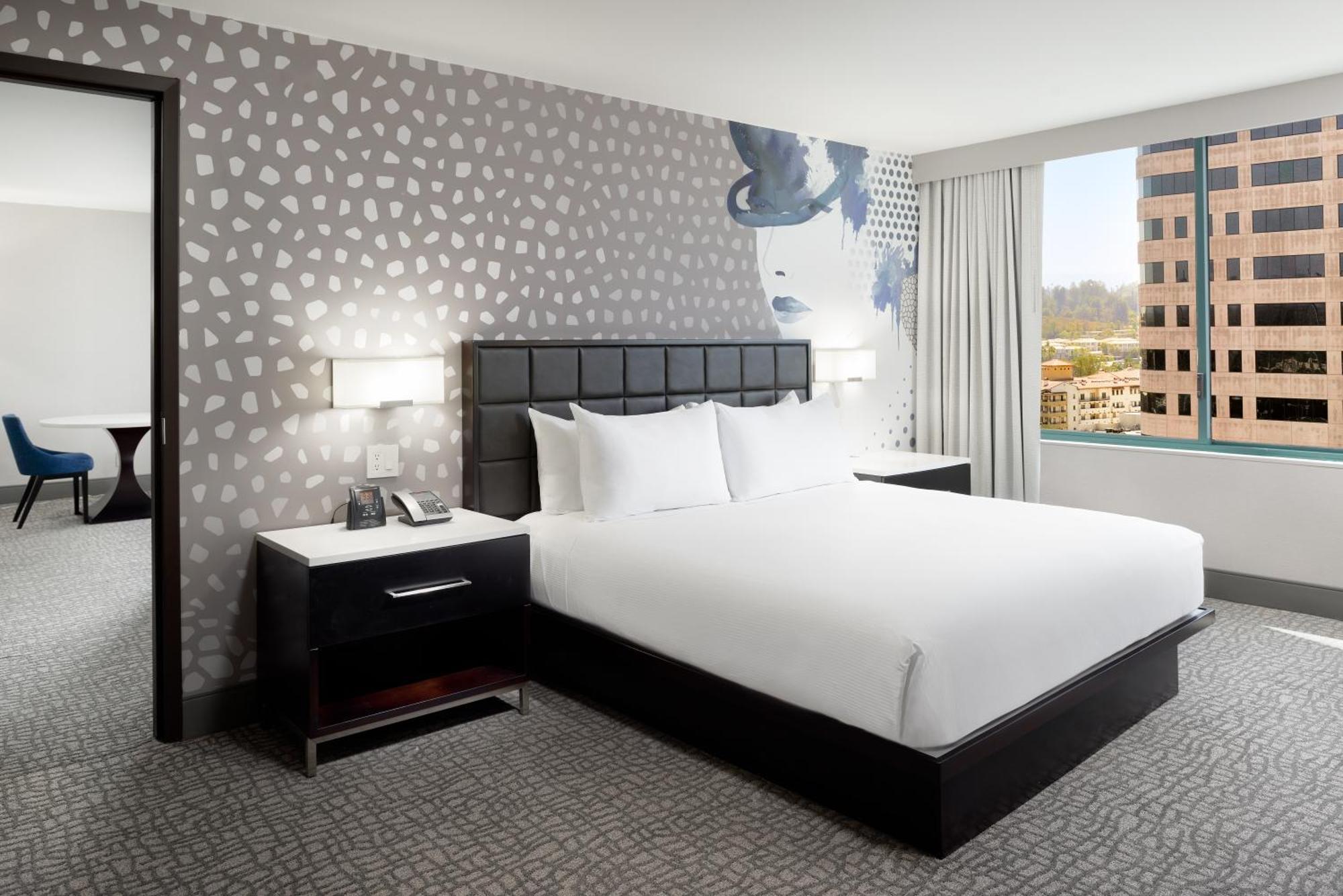 Hilton Woodland Hills/ Los Angeles Exterior foto