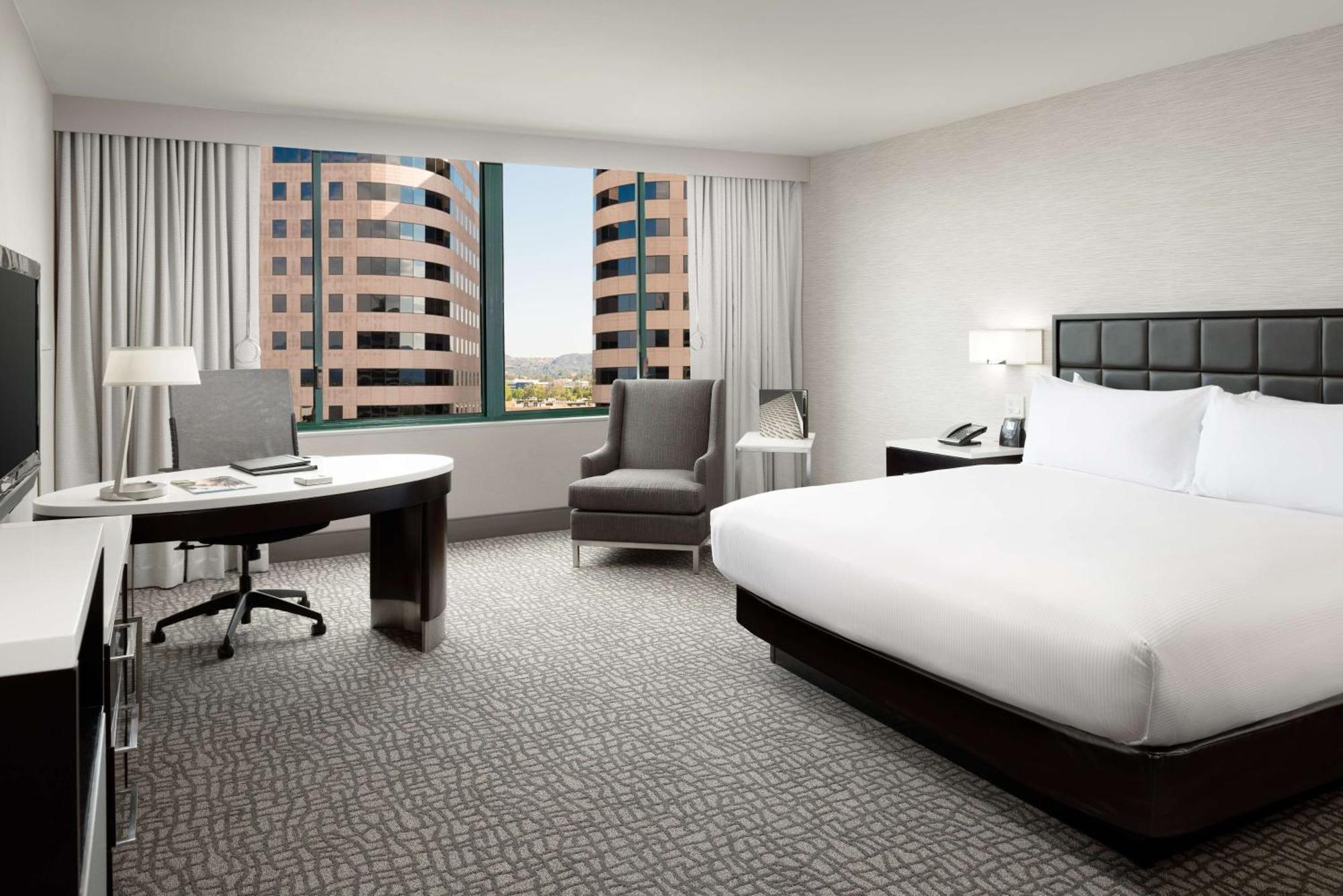 Hilton Woodland Hills/ Los Angeles Exterior foto
