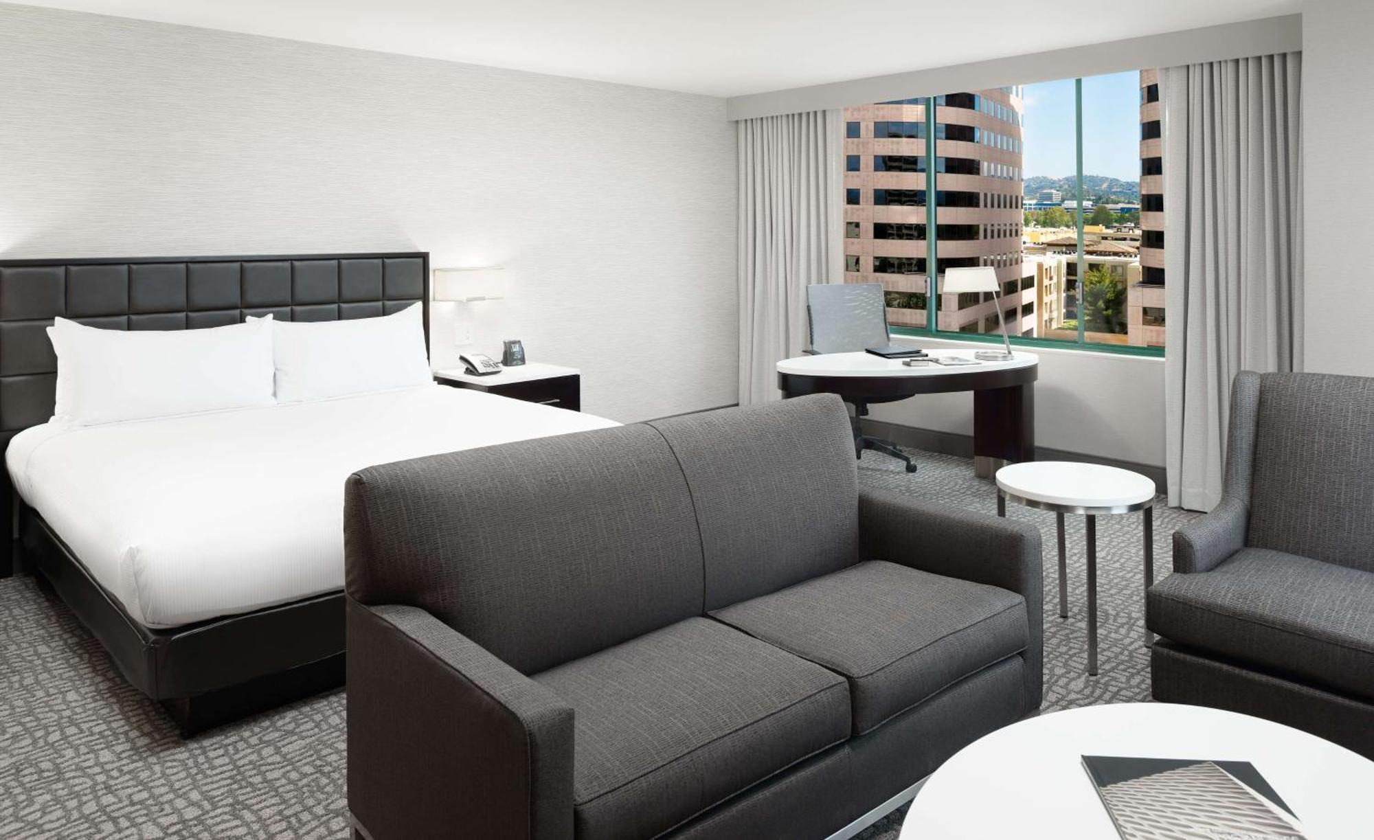Hilton Woodland Hills/ Los Angeles Exterior foto