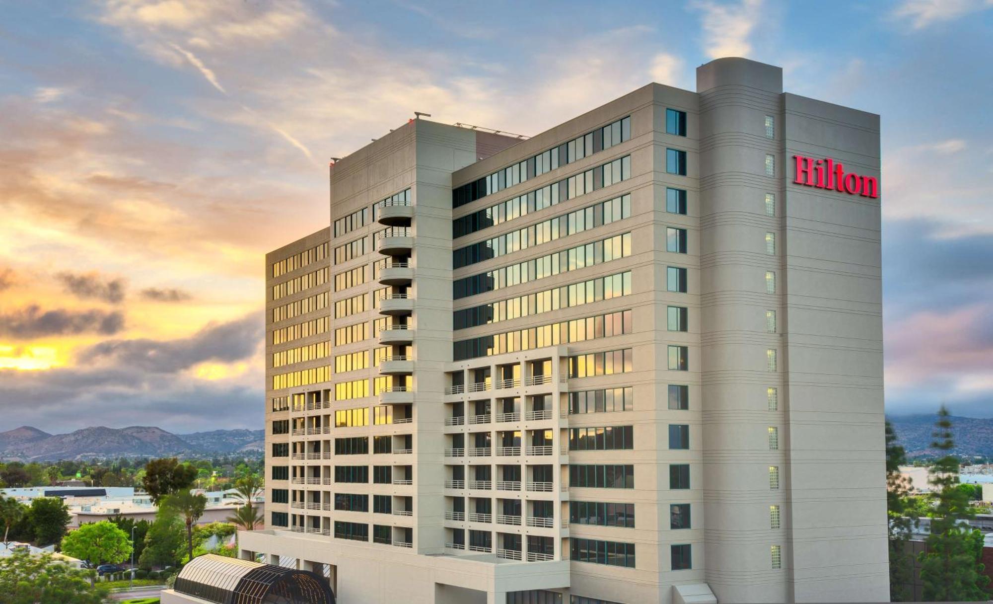 Hilton Woodland Hills/ Los Angeles Exterior foto
