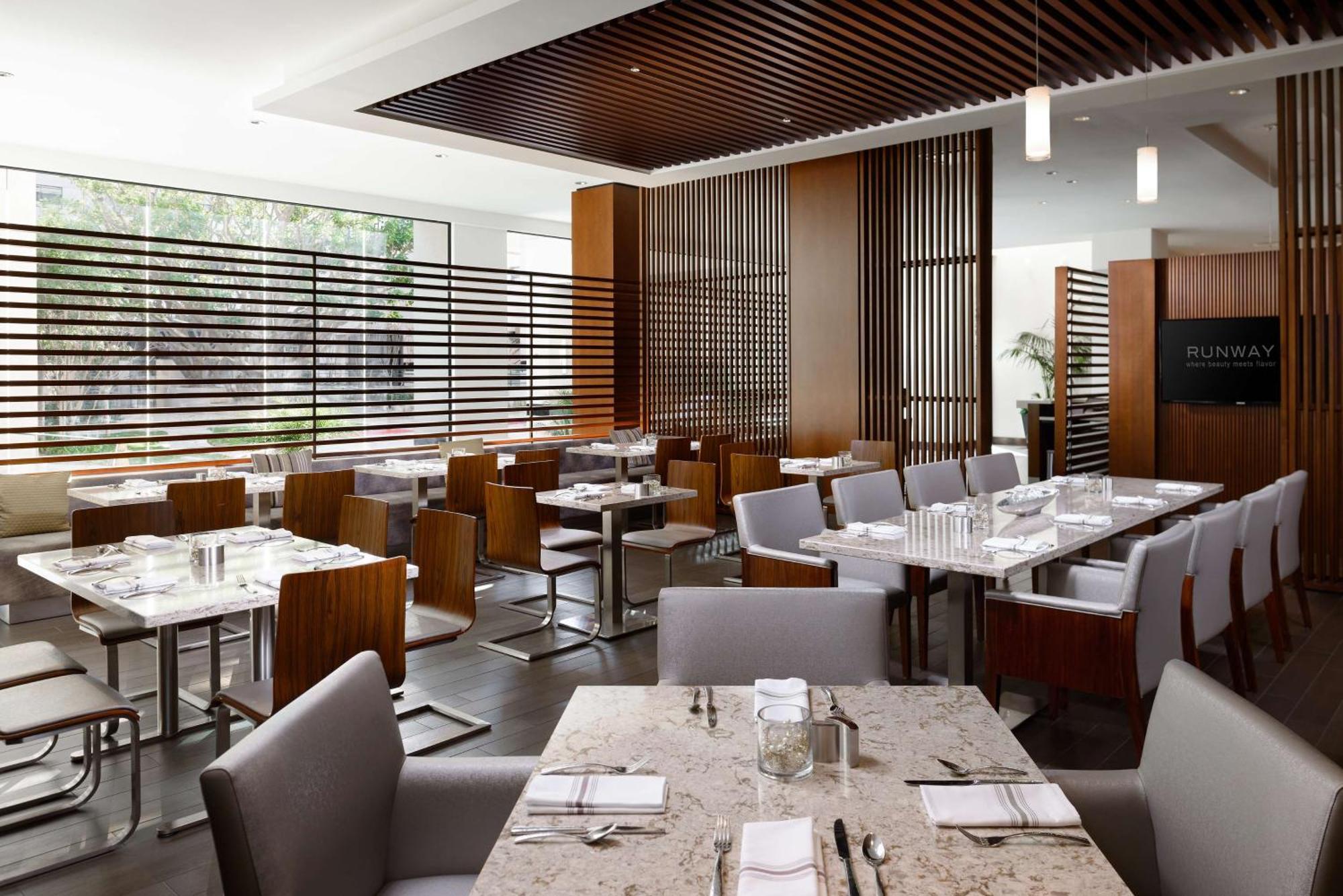 Hilton Woodland Hills/ Los Angeles Exterior foto