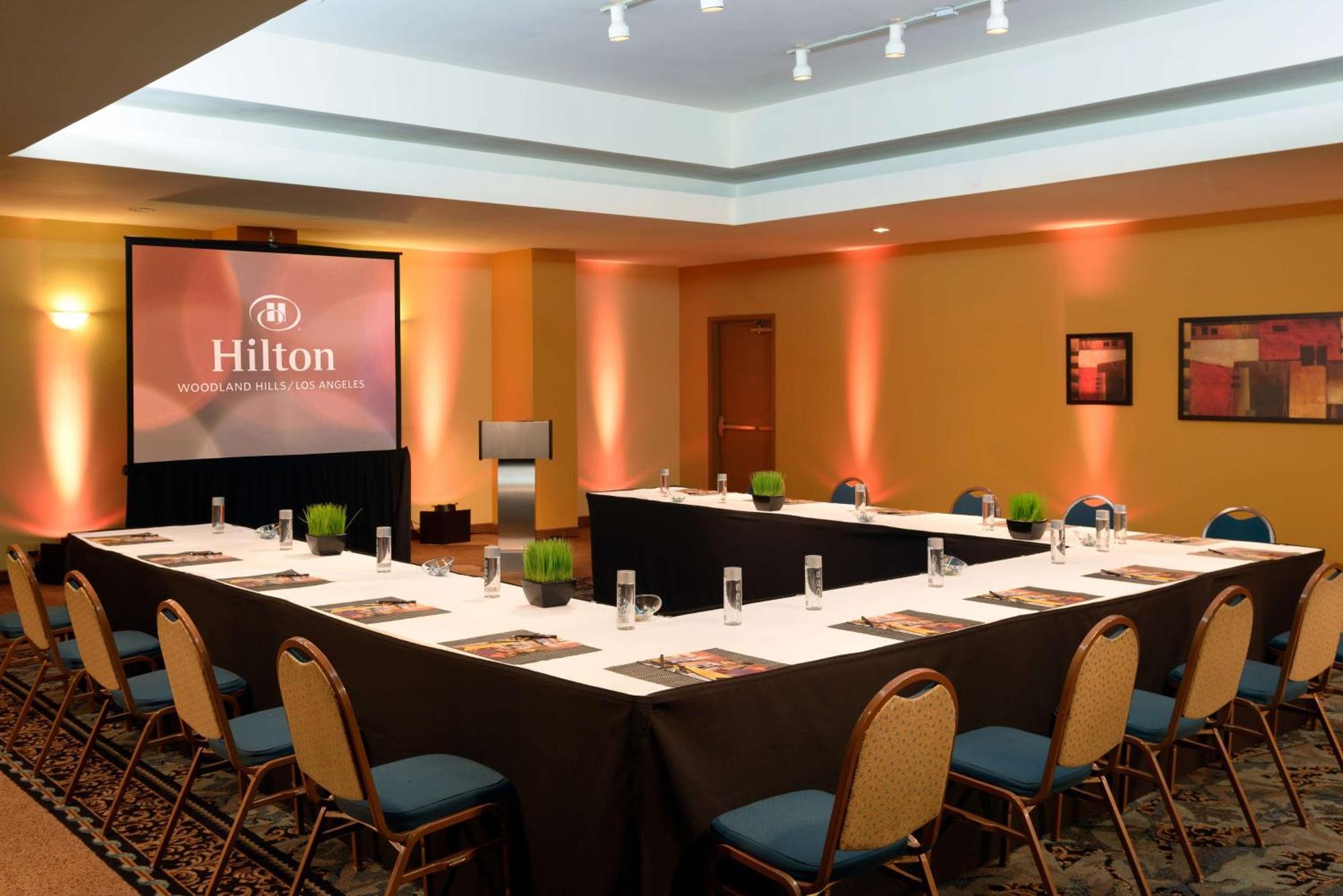 Hilton Woodland Hills/ Los Angeles Exterior foto